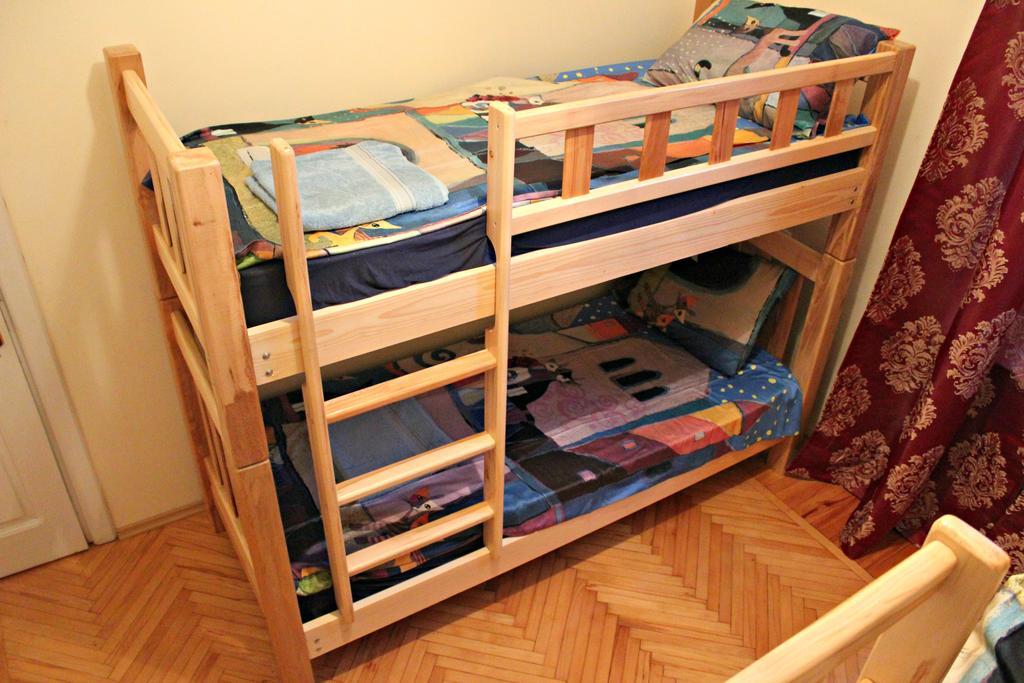 Hostel Bude Kutaisi Oda fotoğraf
